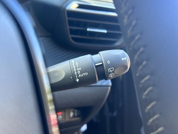 Used Peugeot 2008 2023 for sale - 76109449: Photo 21