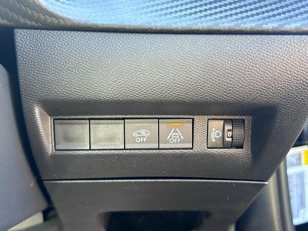 Used Peugeot 2008 2023 for sale - 76109449: Photo 27