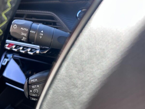 Used Peugeot 2008 2023 for sale - 76001648: Photo 24