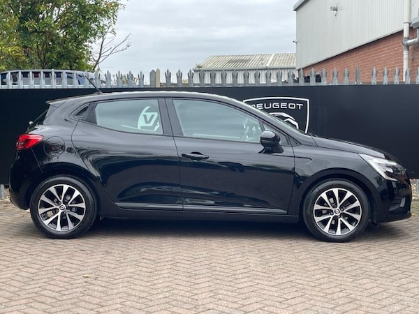 Used Renault Clio 2021 for sale - 76314509: Photo 2