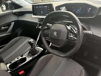 Used Peugeot 2008 2022 for sale - 76360808: Photo