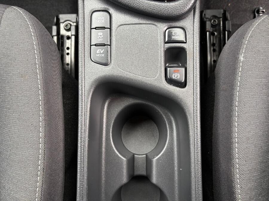 Used Toyota Yaris 2024 for sale - 77882817: Photo 39