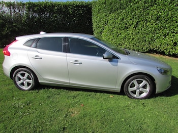 Used Volvo V40 2014 for sale - 75692249: Photo