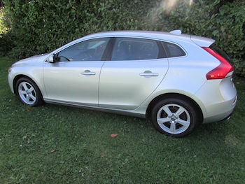 Used Volvo V40 2014 for sale - 75692249: Photo
