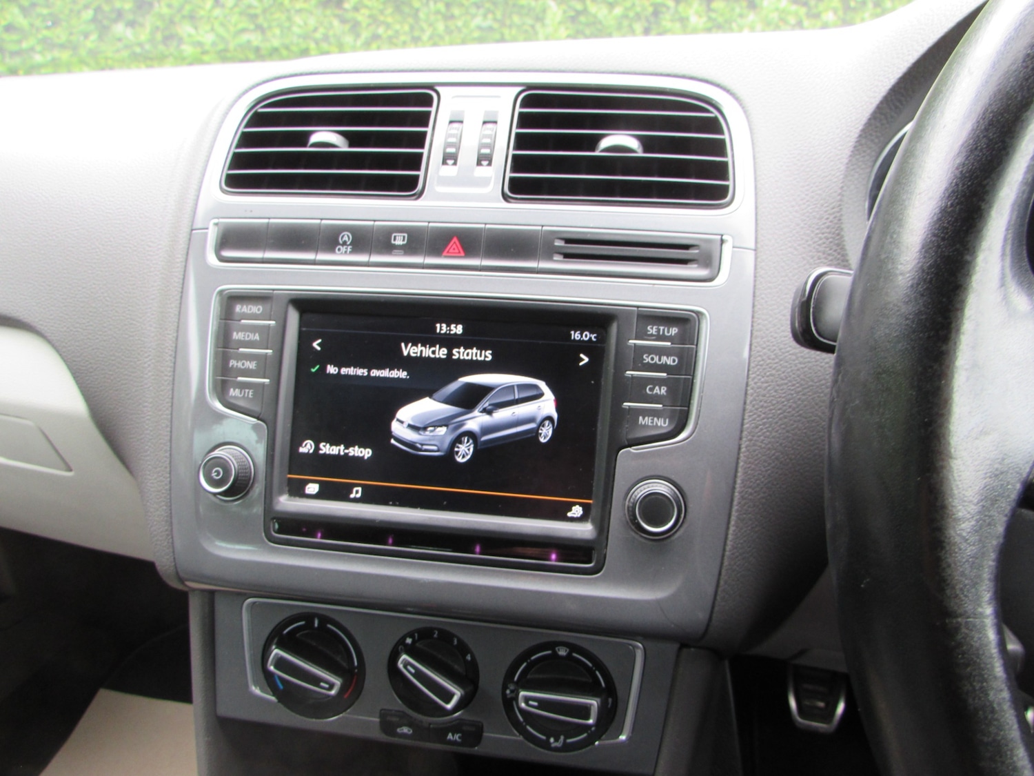 Used Volkswagen Polo 2015 for sale - 76102546: Photo 31