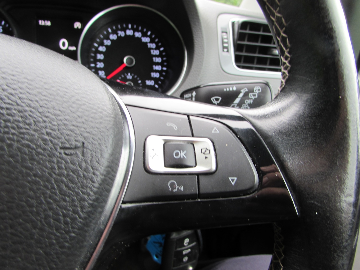 Used Volkswagen Polo 2015 for sale - 76102546: Photo 33