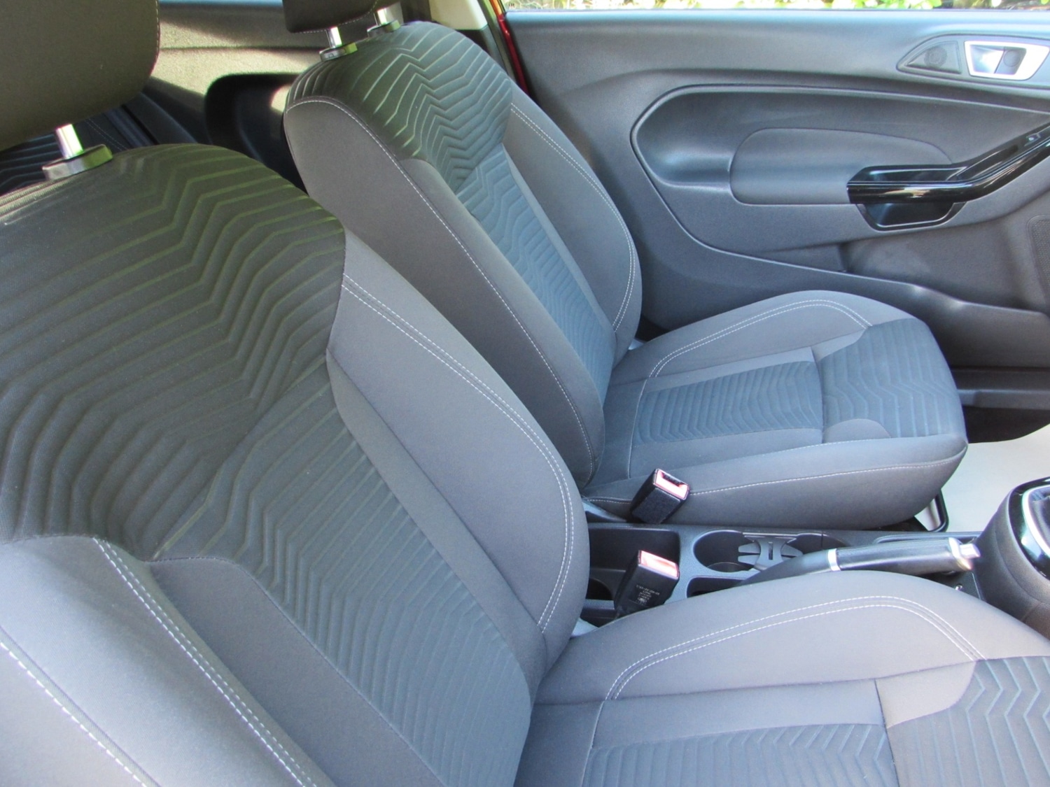 Used Ford Fiesta 2016 for sale - 76436845: Photo 3