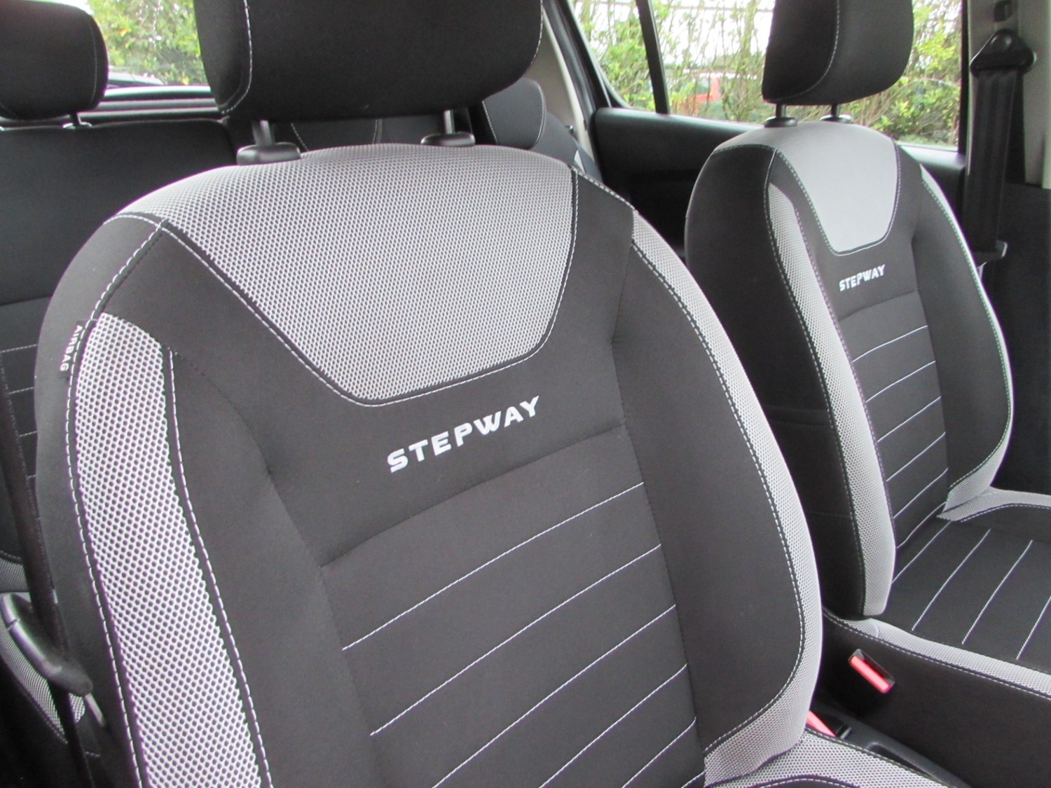 Used Dacia Sandero Stepway 2018 for sale - 76452468: Photo 23