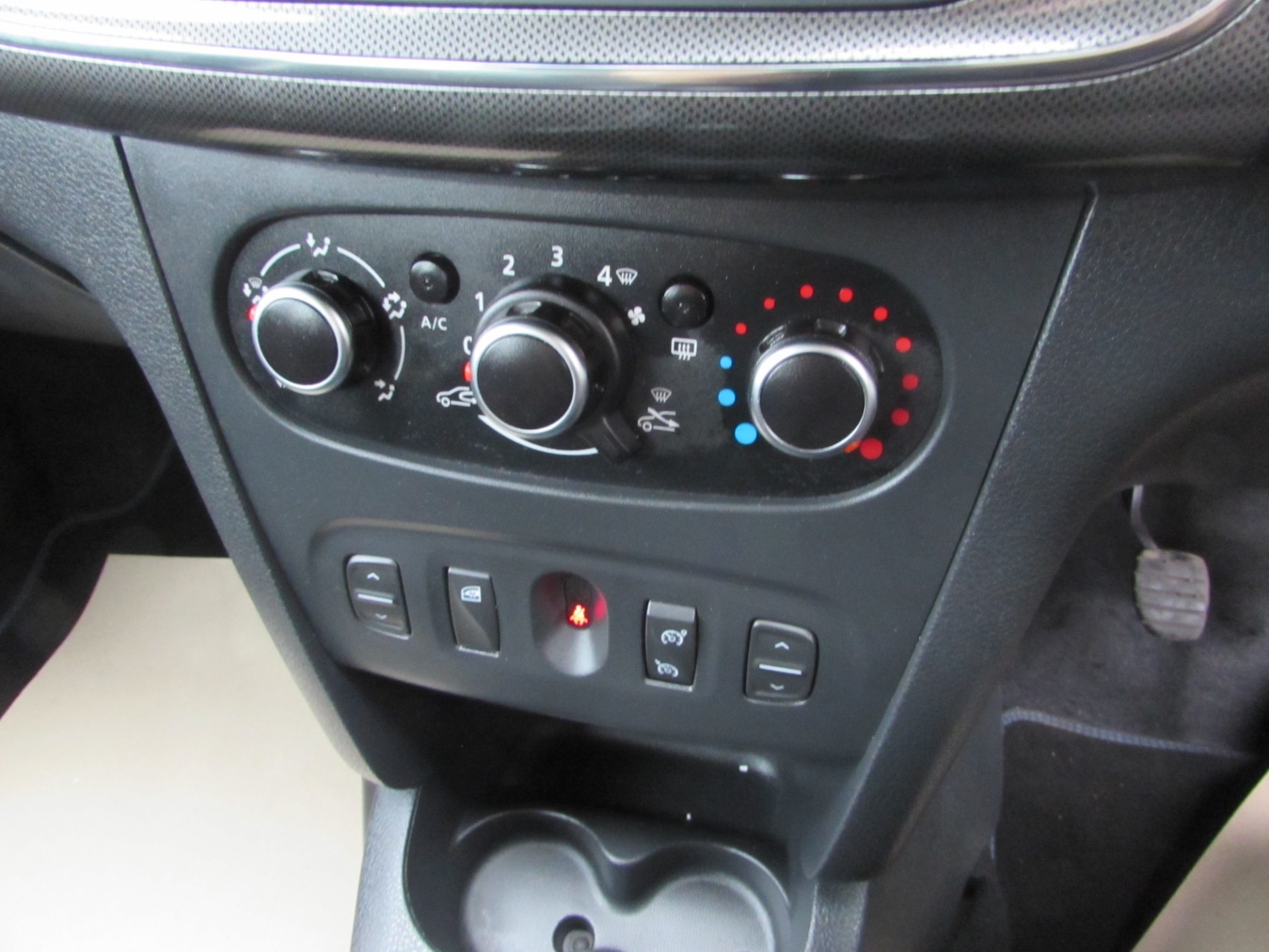 Used Dacia Sandero Stepway 2018 for sale - 76452468: Photo 26