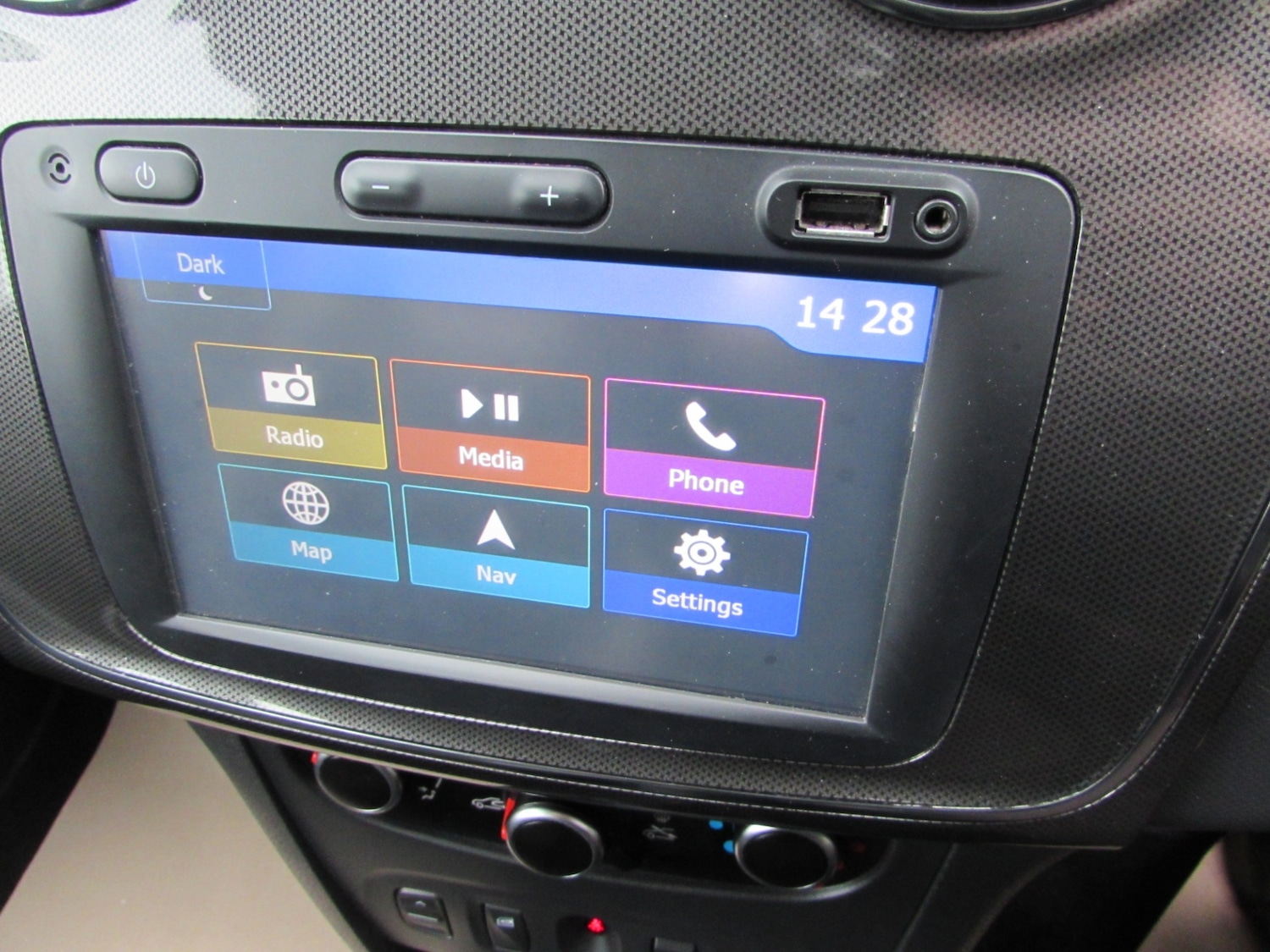 Used Dacia Sandero Stepway 2018 for sale - 76452468: Photo 27