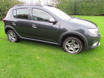 Used Dacia Sandero Stepway 2018 for sale - 76452468: Photo