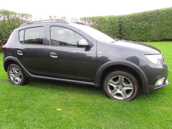 Used Dacia Sandero Stepway 2018 for sale - 76452468: Photo
