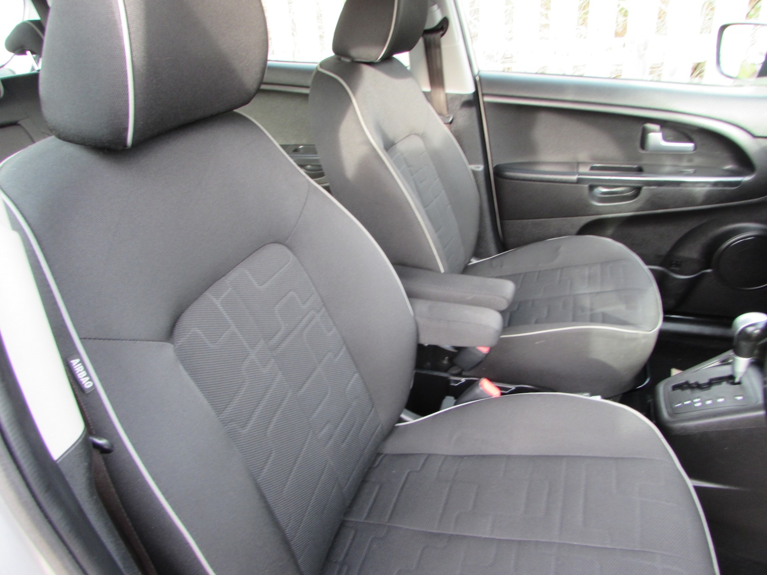 Used Kia Venga 2013 for sale - 77578574: Photo 2