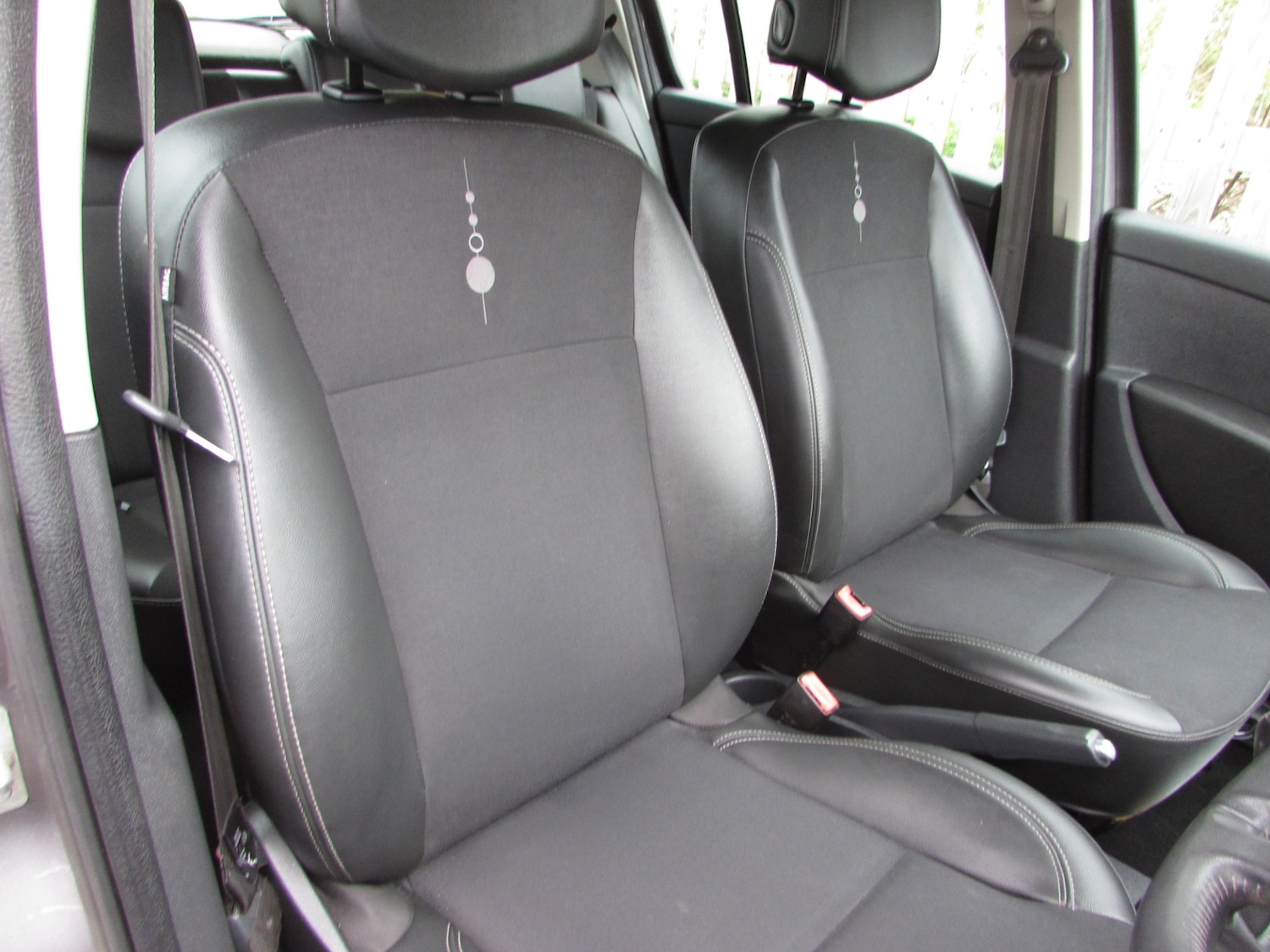 Used Renault Clio 2012 for sale - 78133653: Photo 2