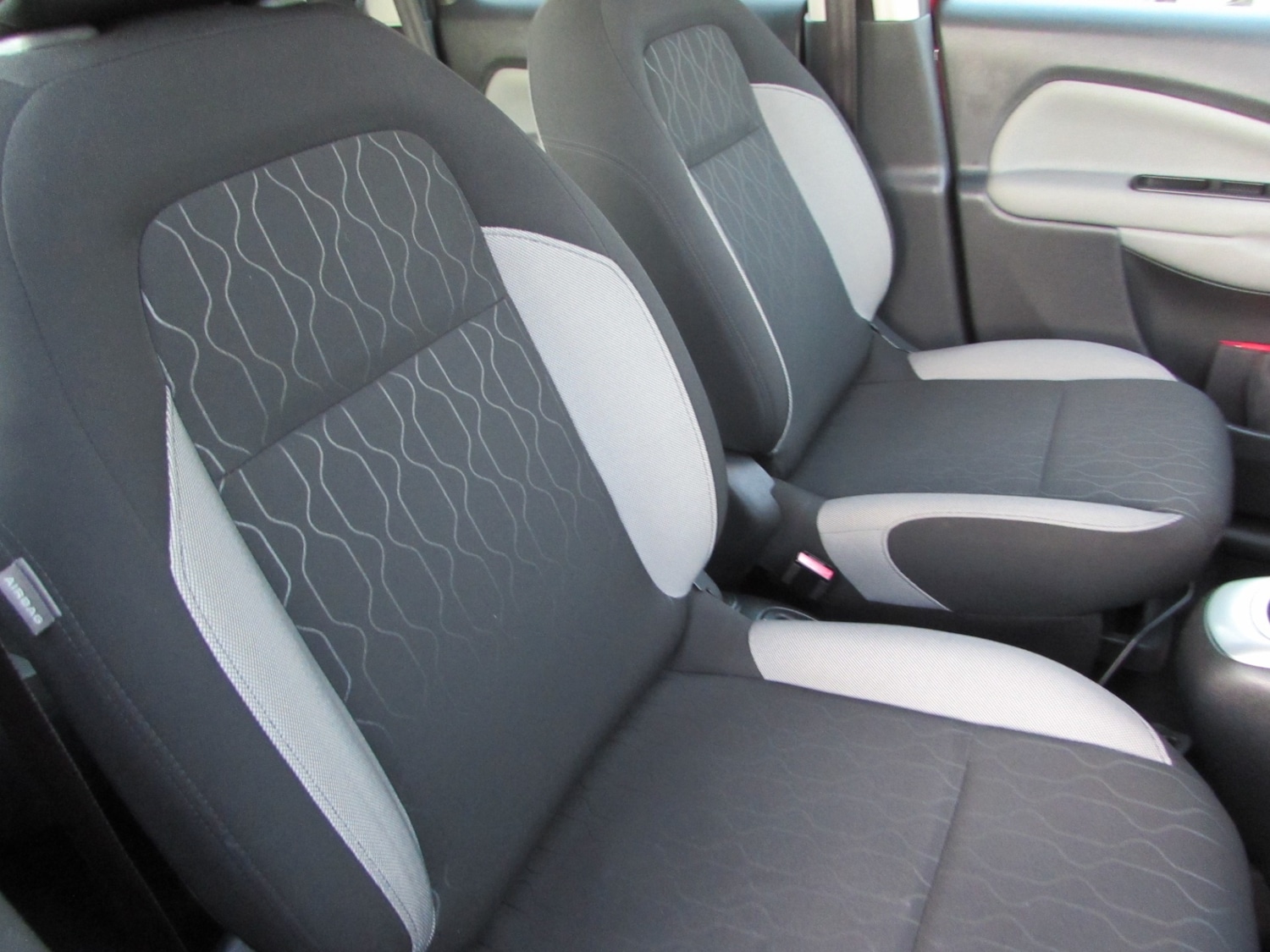 Used Citroen C3 Picasso 2013 for sale - 76641201: Photo 2