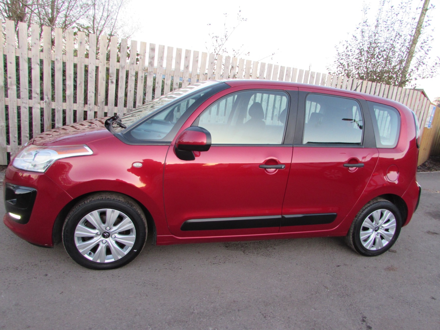 Used Citroen C3 Picasso 2013 for sale - 76641201: Photo 32