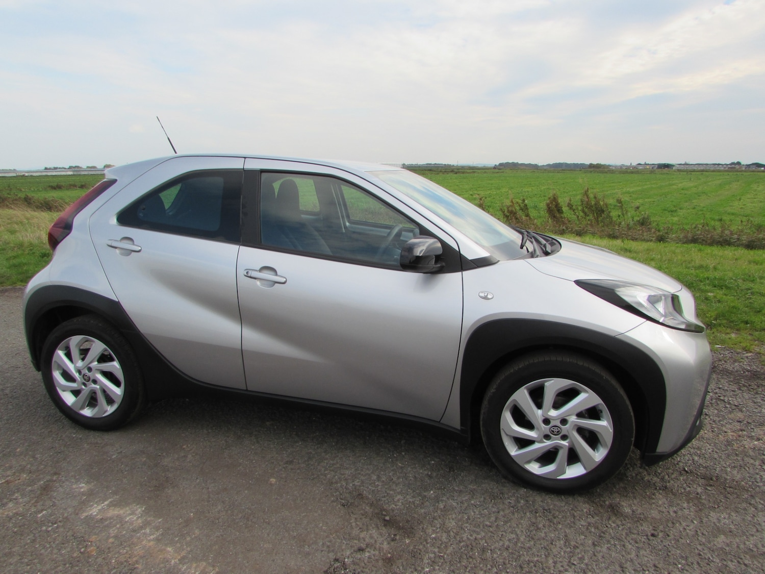 Used Toyota Aygo X 2023 for sale - 76145795: Photo 2