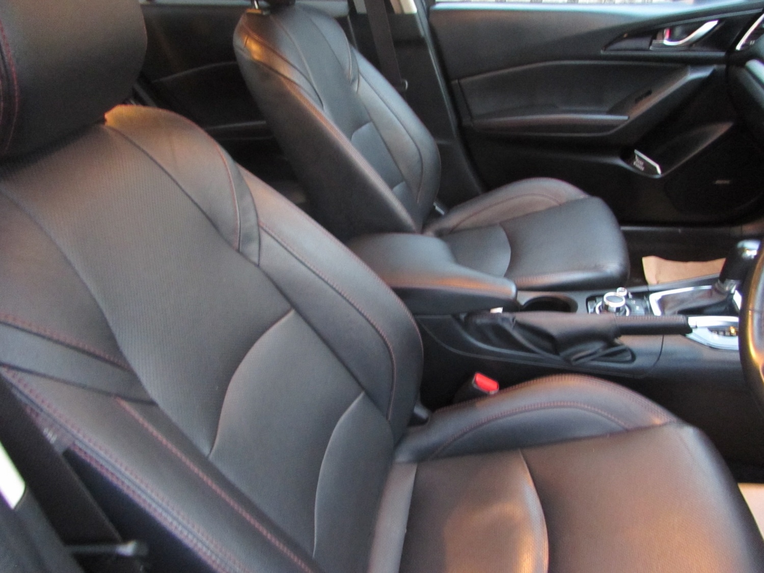 Used Mazda Mazda3 2015 for sale - 76970053: Photo 2