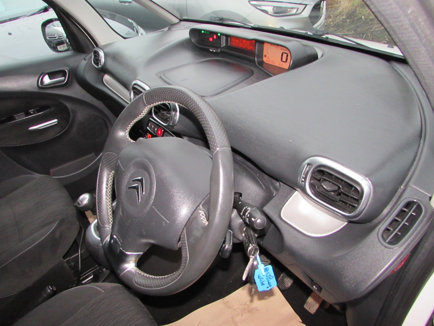 Used Citroen C3 Picasso 2013 for sale - 76466592: Photo 13