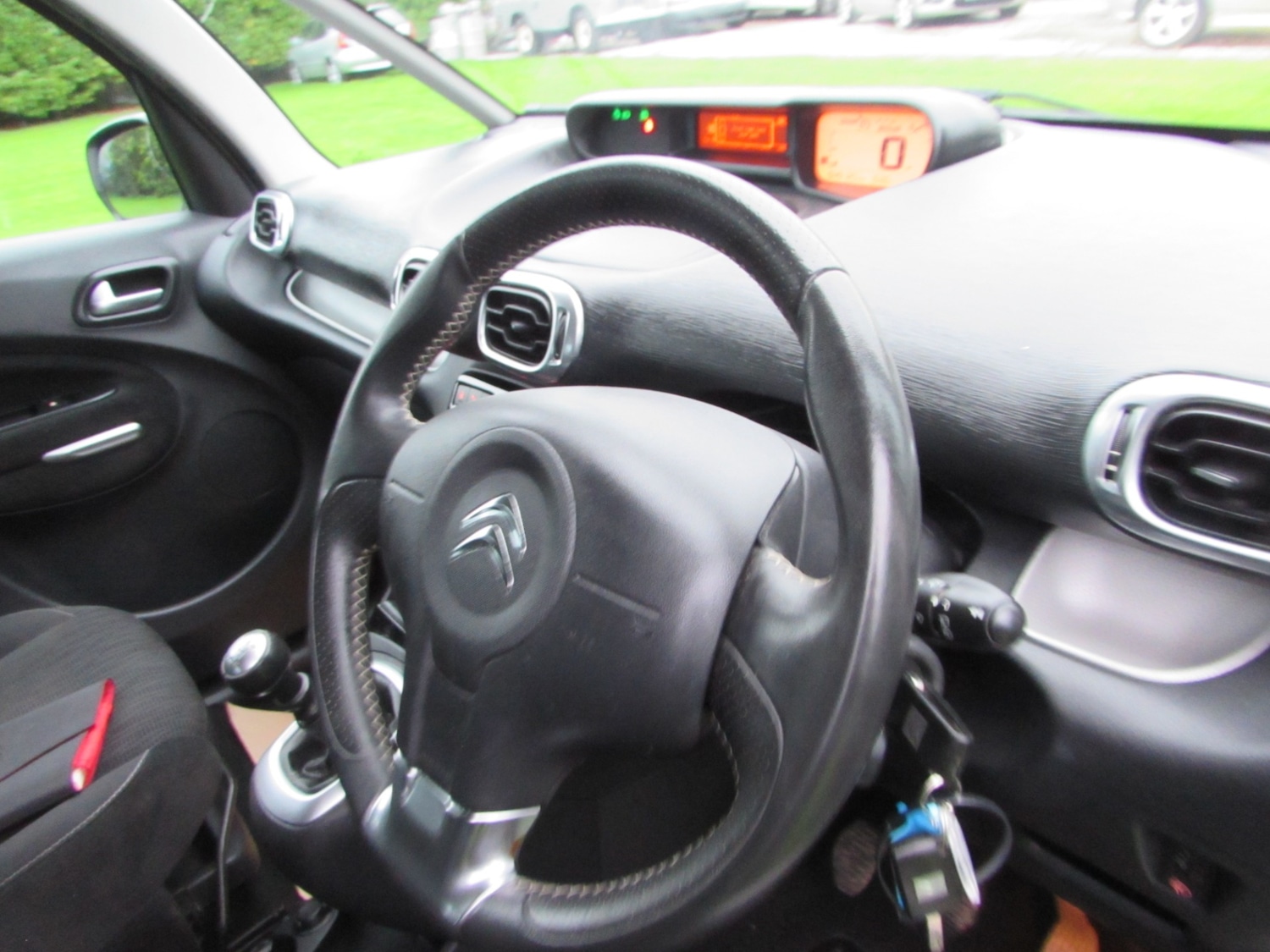 Used Citroen C3 Picasso 2013 for sale - 76466592: Photo 38