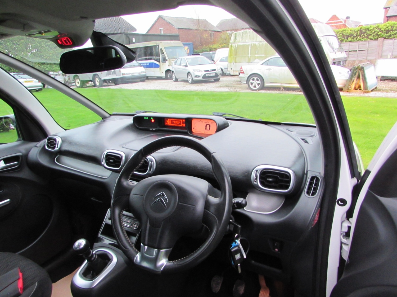 Used Citroen C3 Picasso 2013 for sale - 76466592: Photo 44