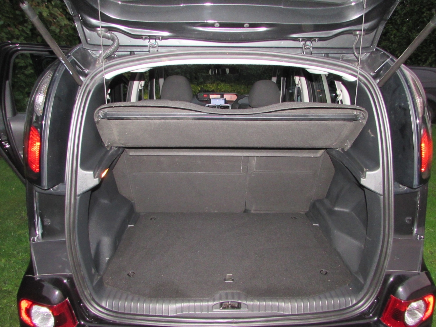 Used Citroen C3 Picasso 2011 for sale - 76494150: Photo 4