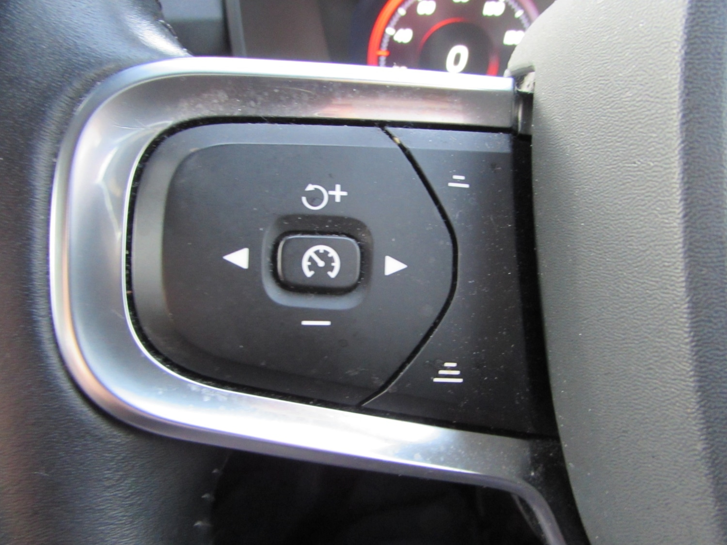 Used Volvo XC40 2019 for sale - 77581969: Photo 10