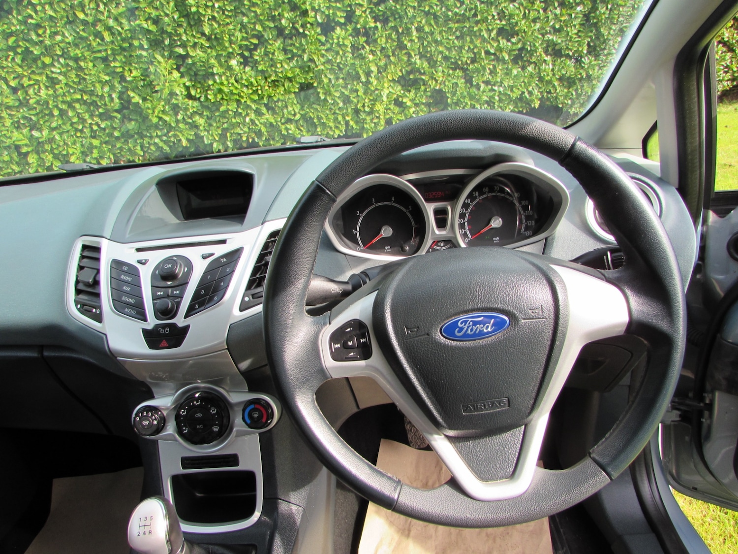Used Ford Fiesta 2010 for sale - 77961921: Photo 28
