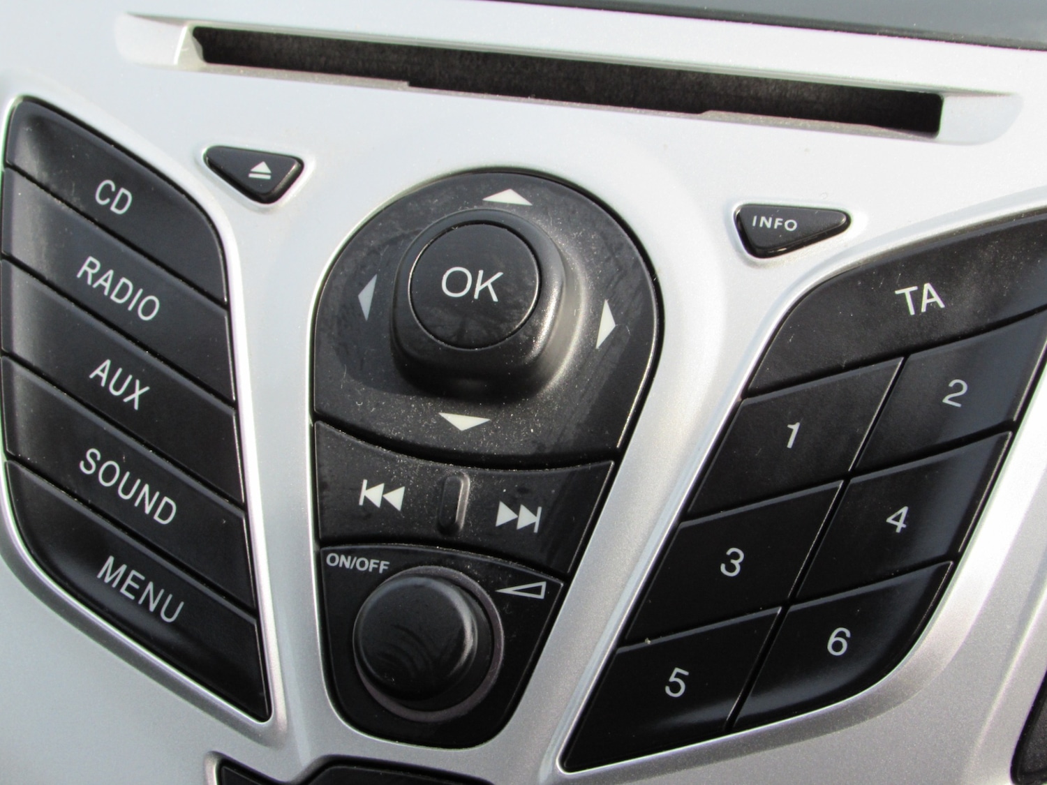 Used Ford Fiesta 2010 for sale - 77961921: Photo 32