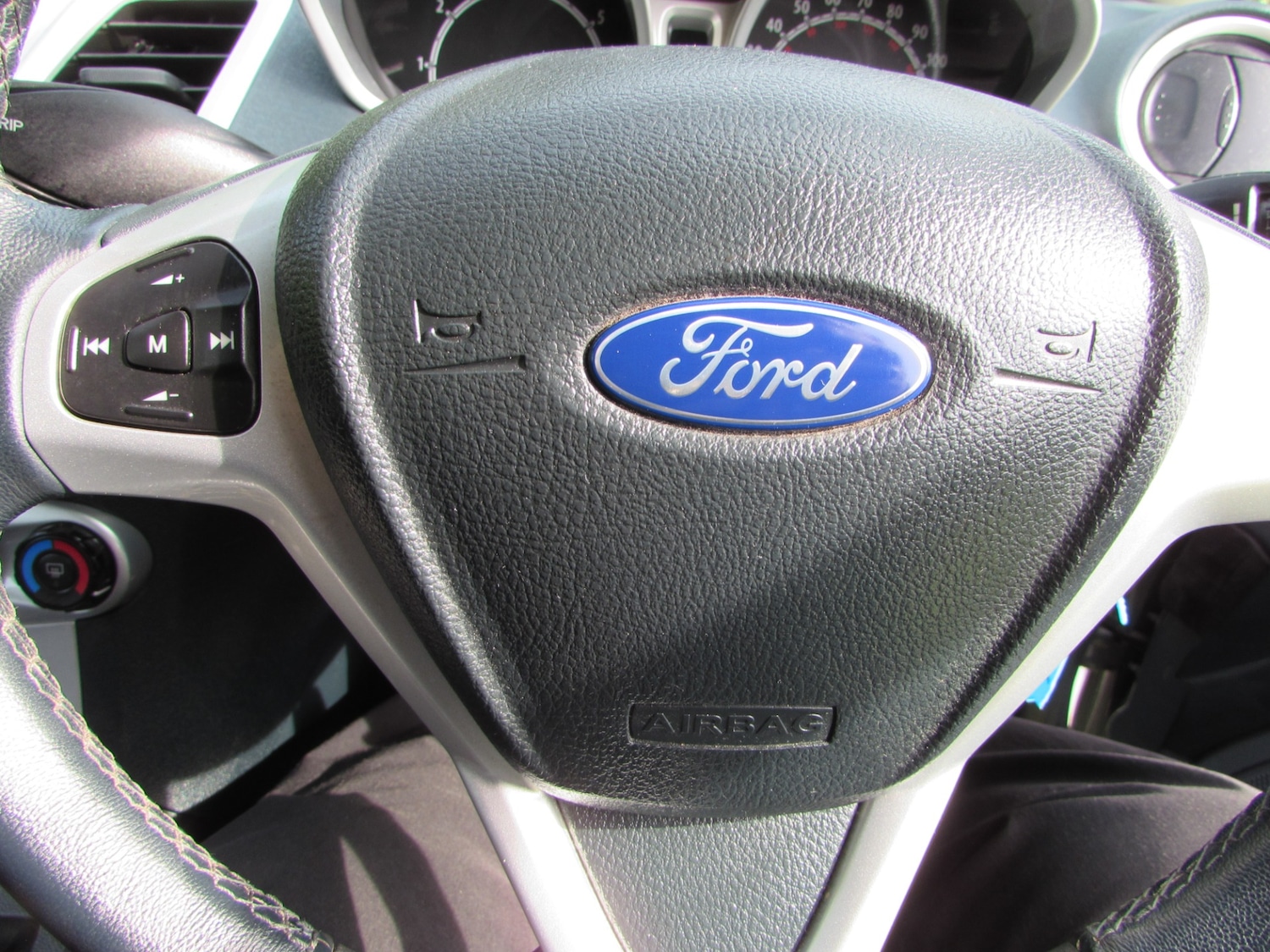 Used Ford Fiesta 2010 for sale - 77961921: Photo 33