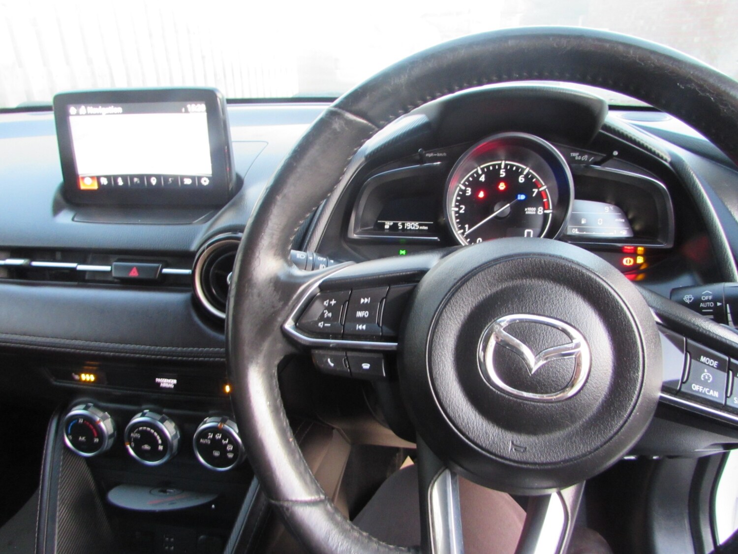 Used Mazda Mazda2 2017 for sale - 77025317: Photo 31