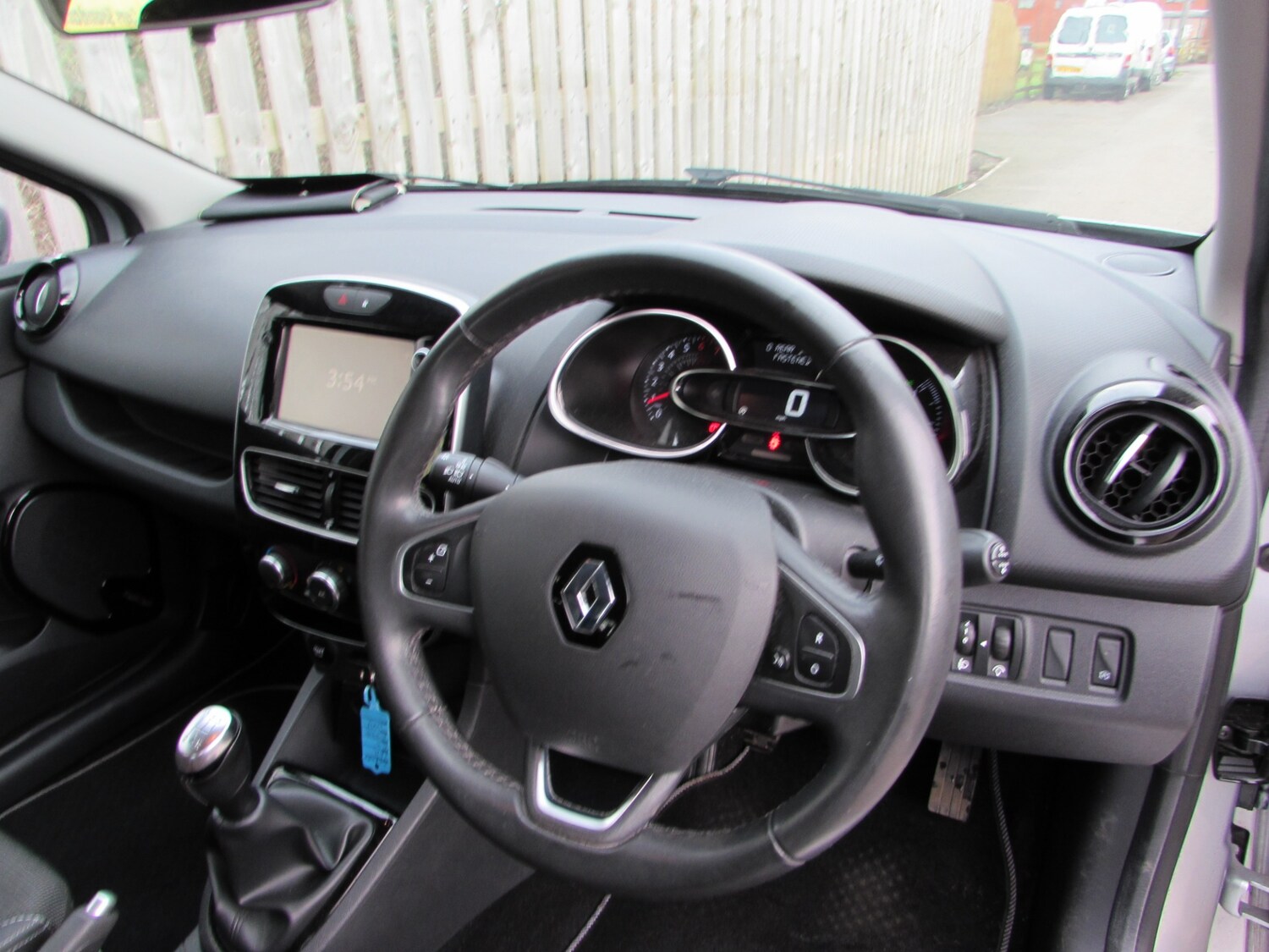 Used Renault Clio 2017 for sale - 77873708: Photo 15