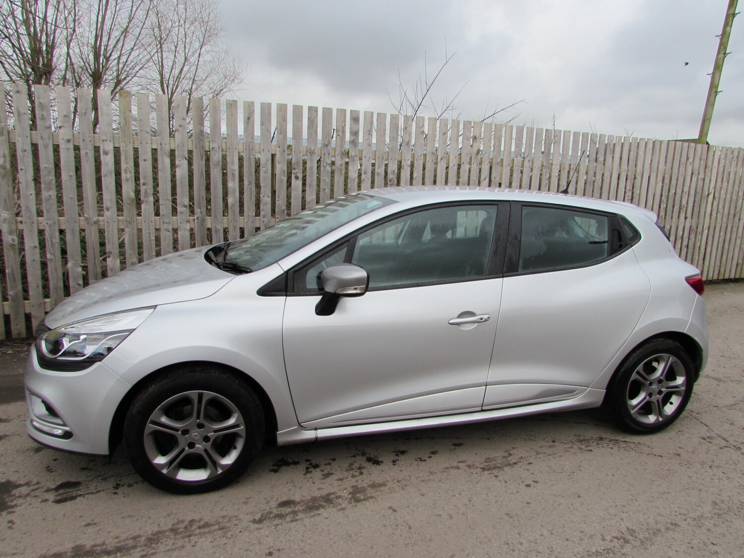 Used Renault Clio 2017 for sale - 77873708: Photo 28
