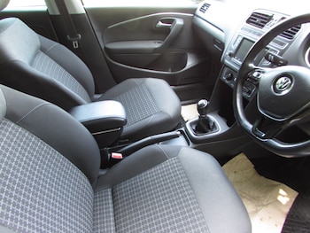 Used Volkswagen Polo 2017 for sale - 79230702: Photo