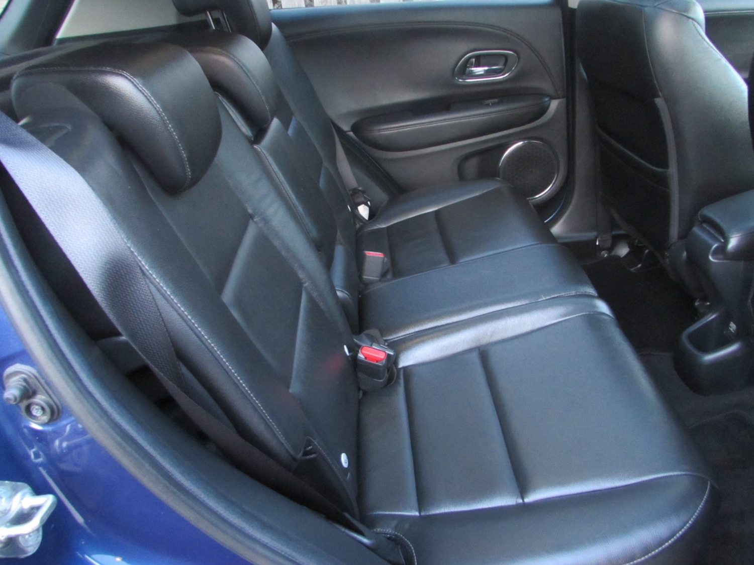 Used Honda HR-V 2017 for sale - 76984273: Photo 2