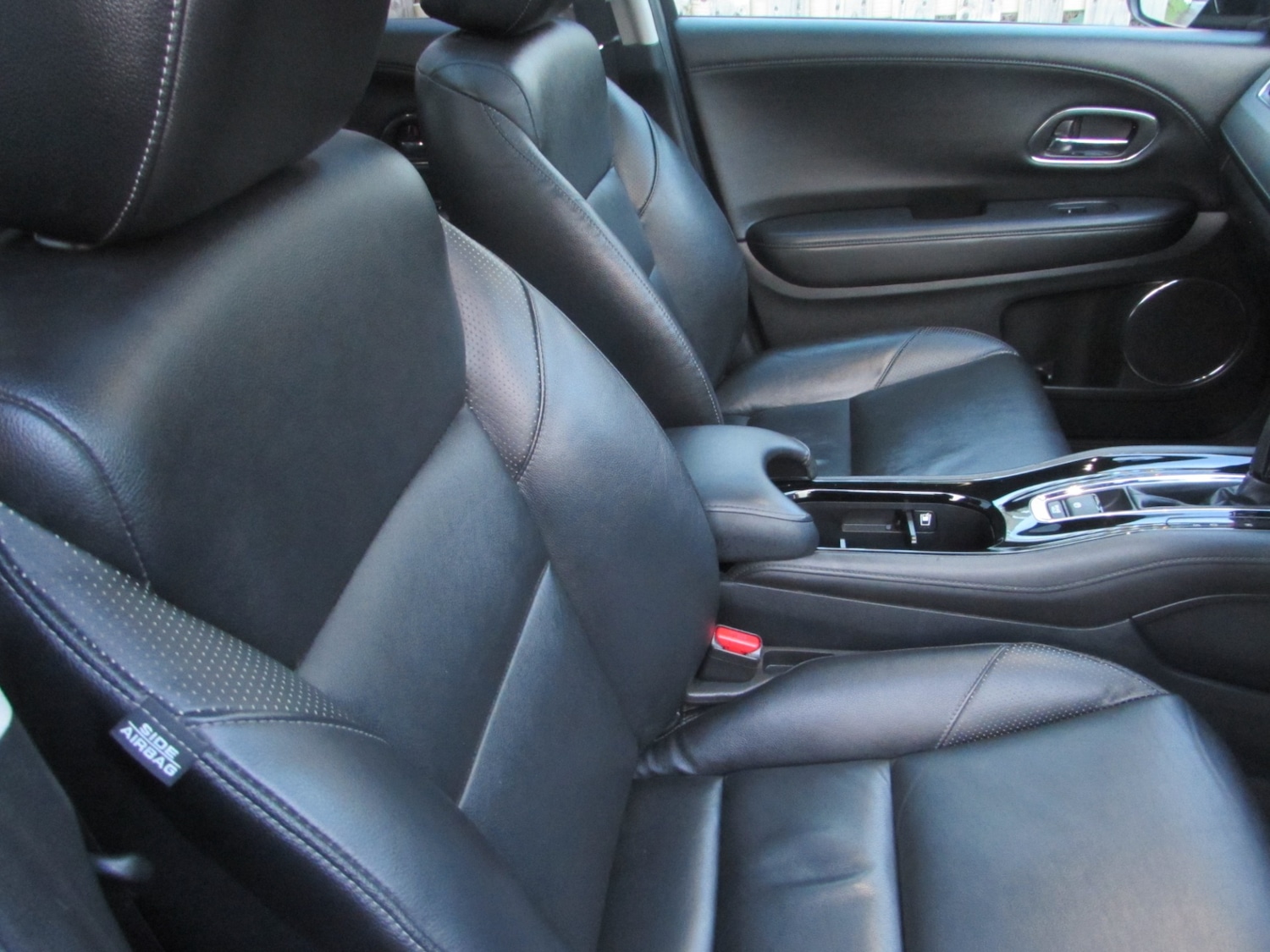 Used Honda HR-V 2017 for sale - 76984273: Photo 6