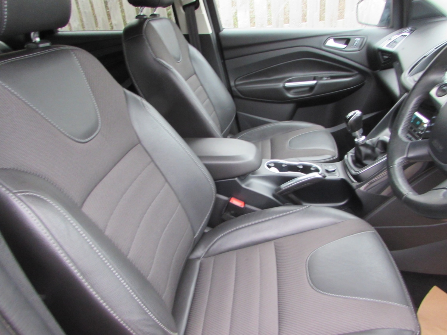 Used Ford Kuga 2016 for sale - 77220289: Photo 2