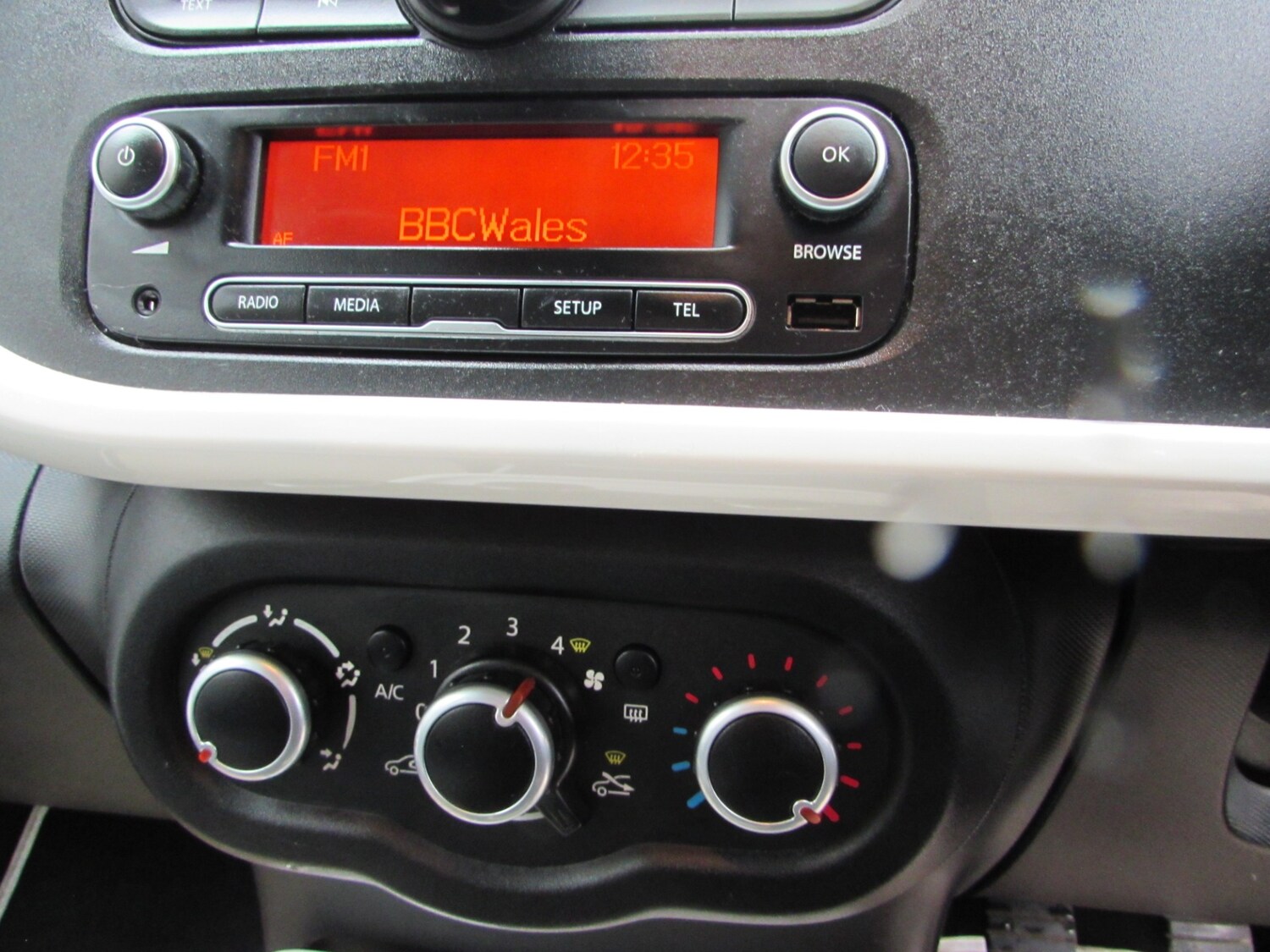 Used Renault Twingo 2015 for sale - 76578405: Photo 16