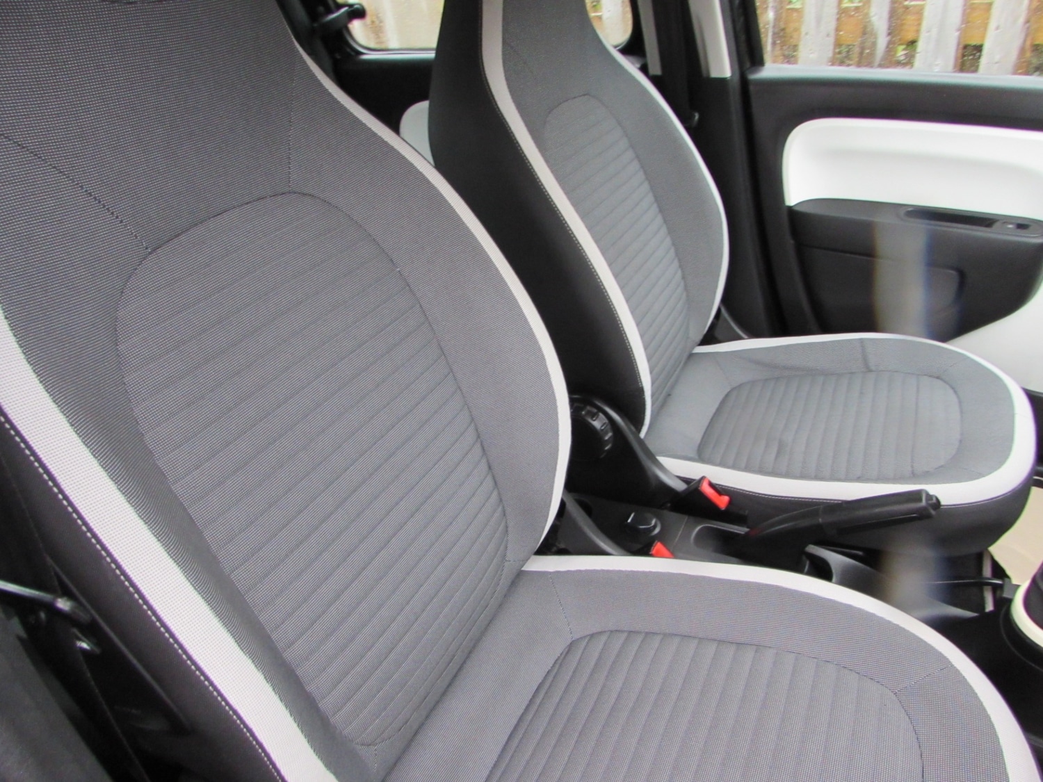 Used Renault Twingo 2015 for sale - 76578405: Photo 4