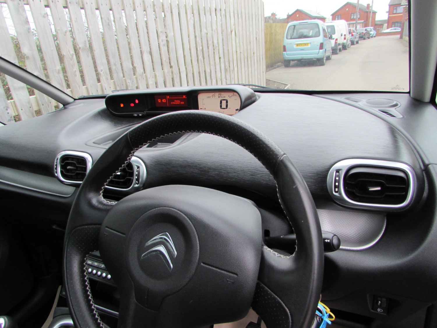 Used Citroen C3 Picasso 2017 for sale - 77077831: Photo 37