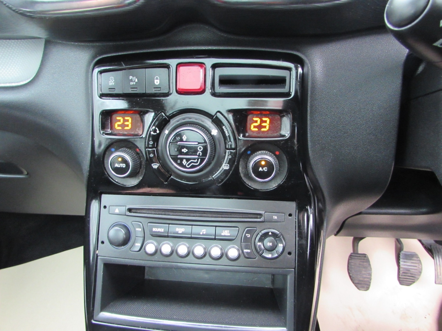 Used Citroen C3 Picasso 2017 for sale - 77077831: Photo 44