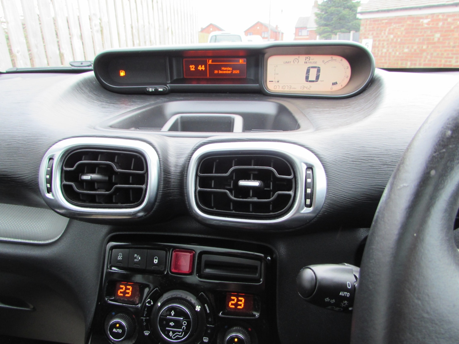 Used Citroen C3 Picasso 2017 for sale - 77077831: Photo 45