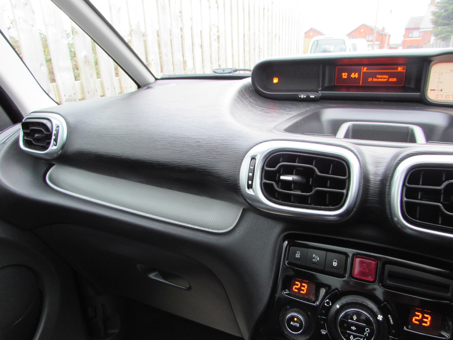 Used Citroen C3 Picasso 2017 for sale - 77077831: Photo 46