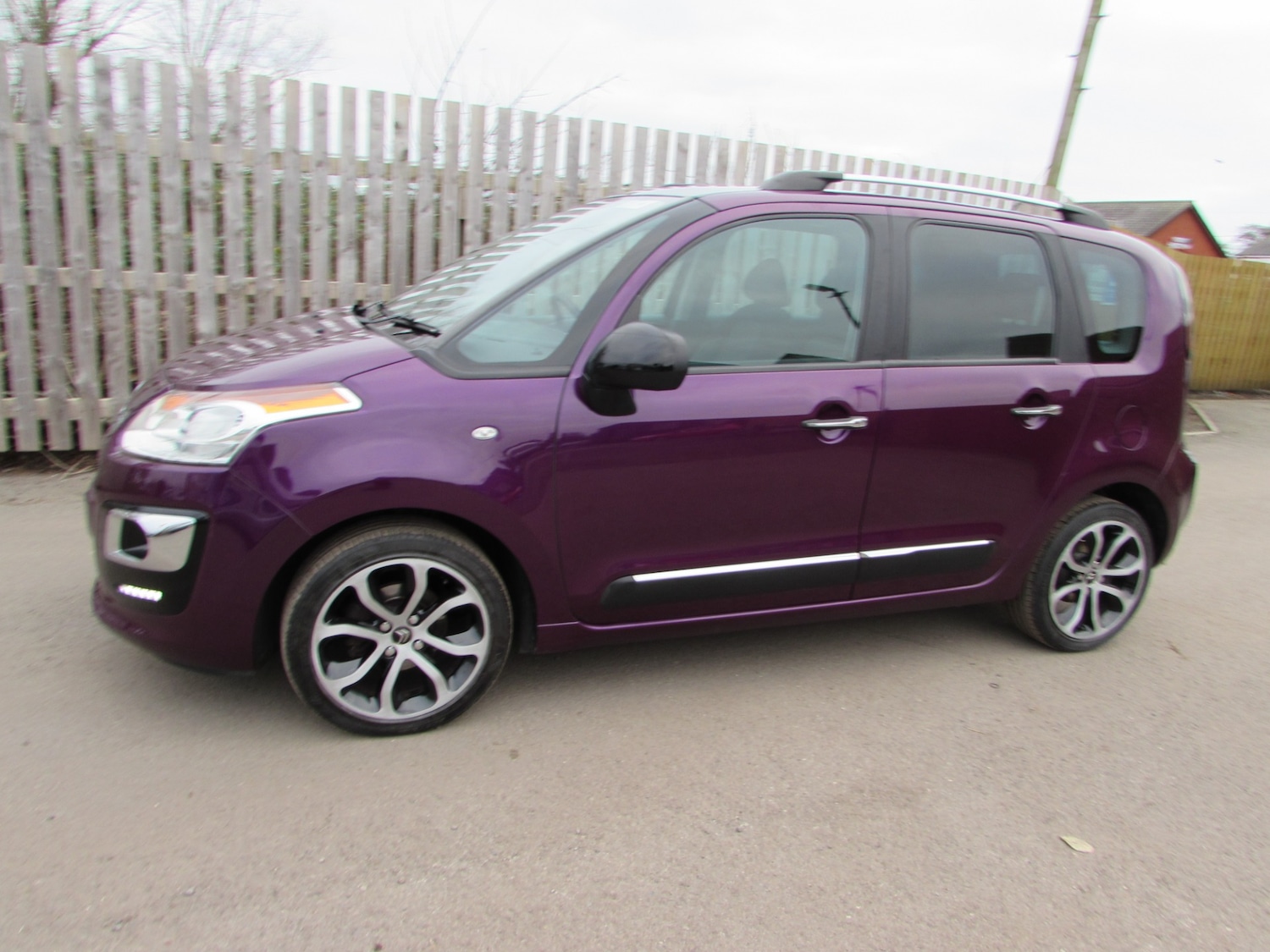 Used Citroen C3 Picasso 2017 for sale - 77077831: Photo 52