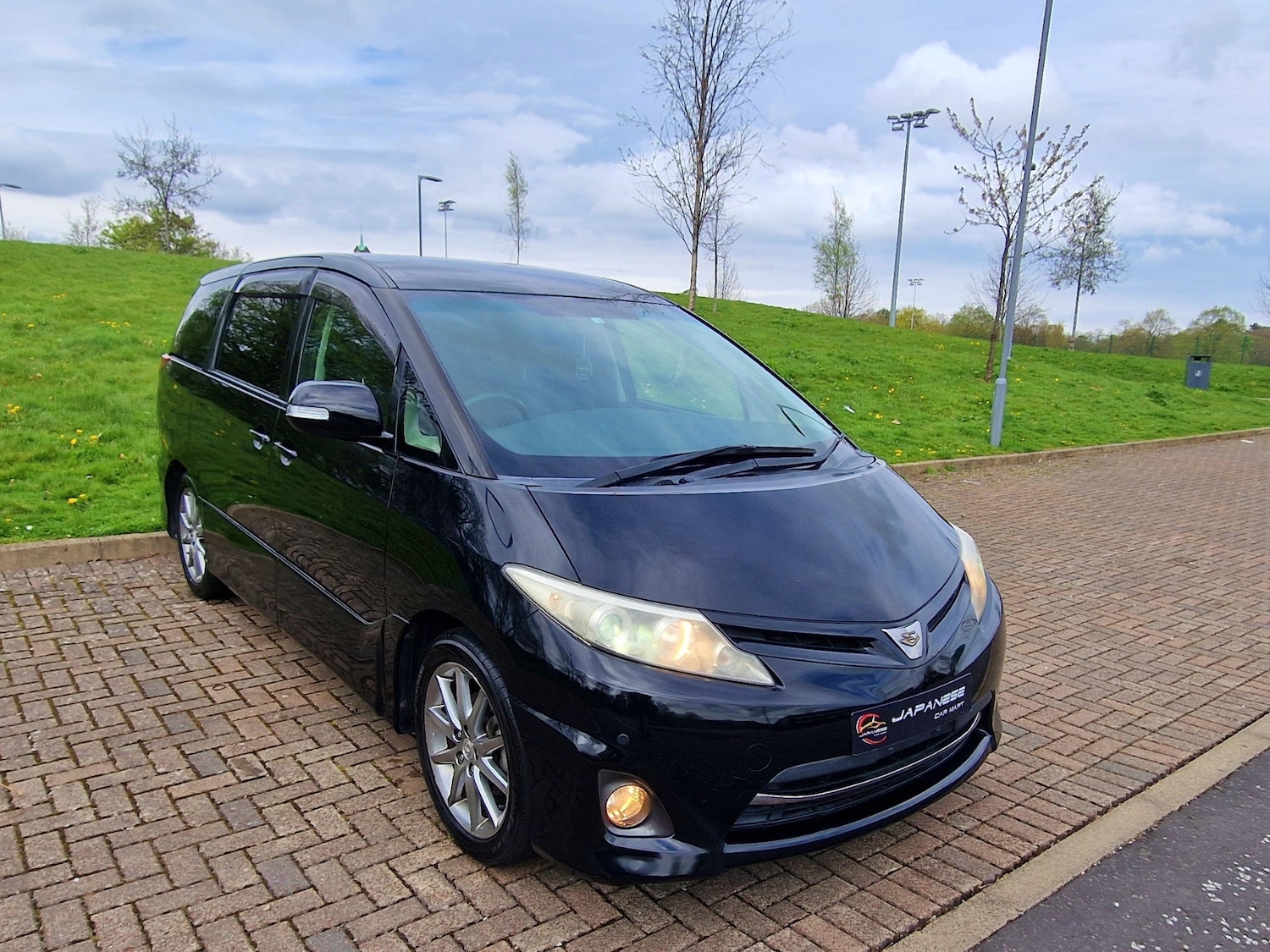 Used Toyota Estima 2012 for sale - 76857000: Photo 1