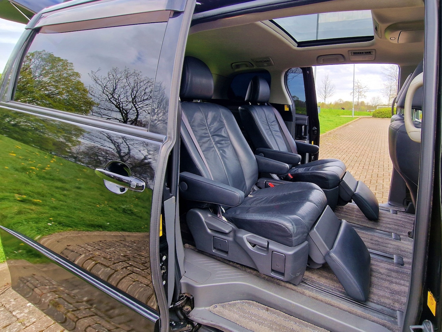 Used Toyota Estima 2012 for sale - 76857000: Photo 12