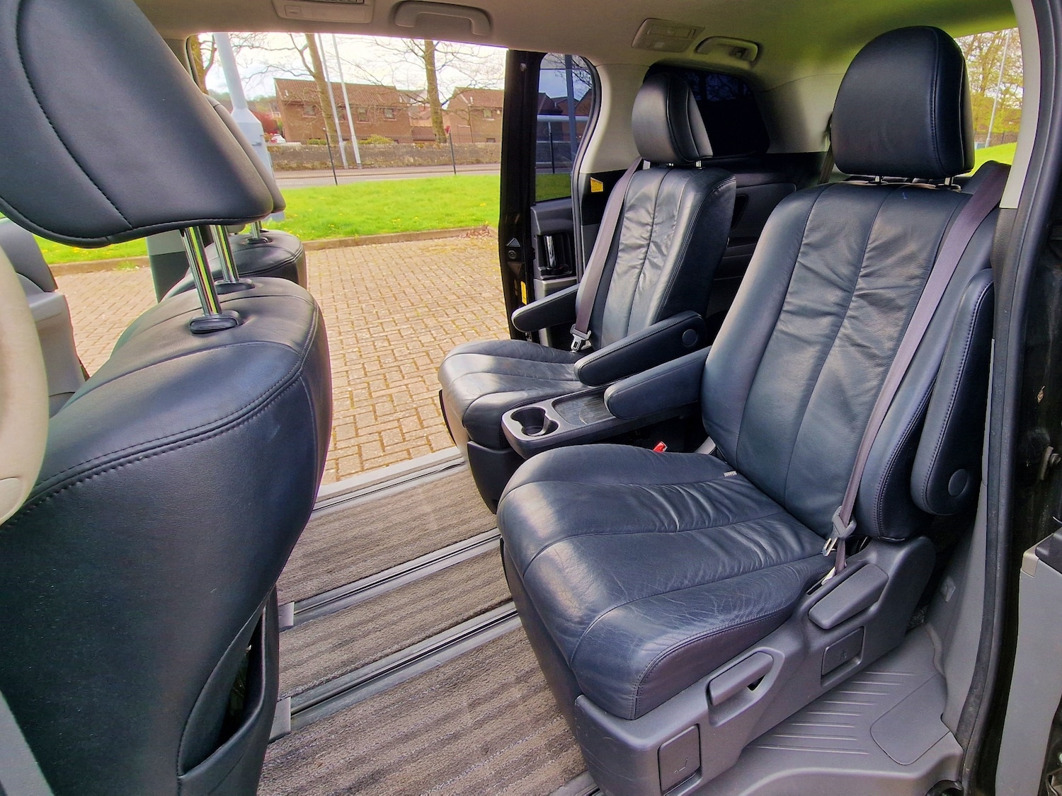 Used Toyota Estima 2012 for sale - 76857000: Photo 13