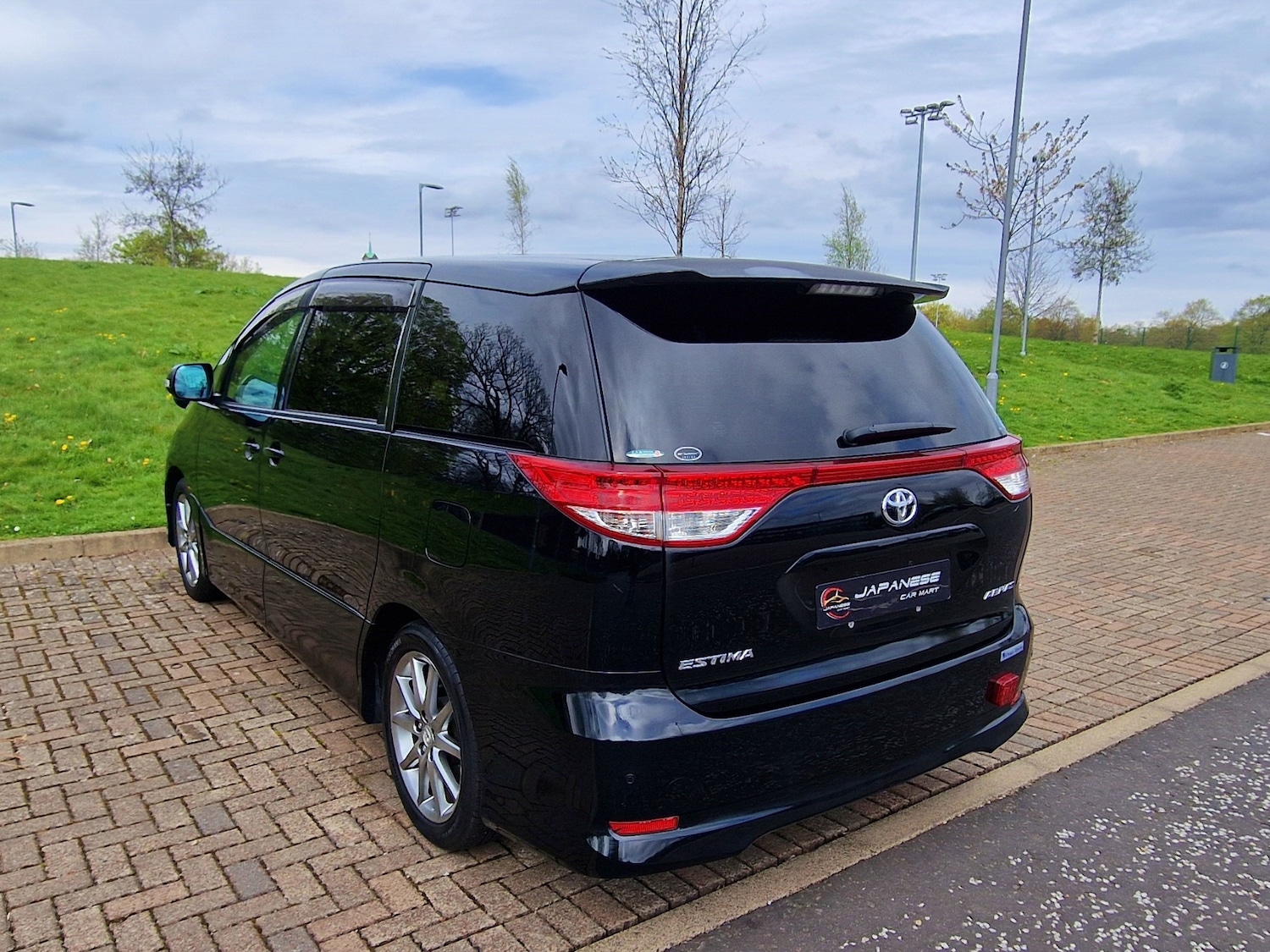 Used Toyota Estima 2012 for sale - 76857000: Photo 5