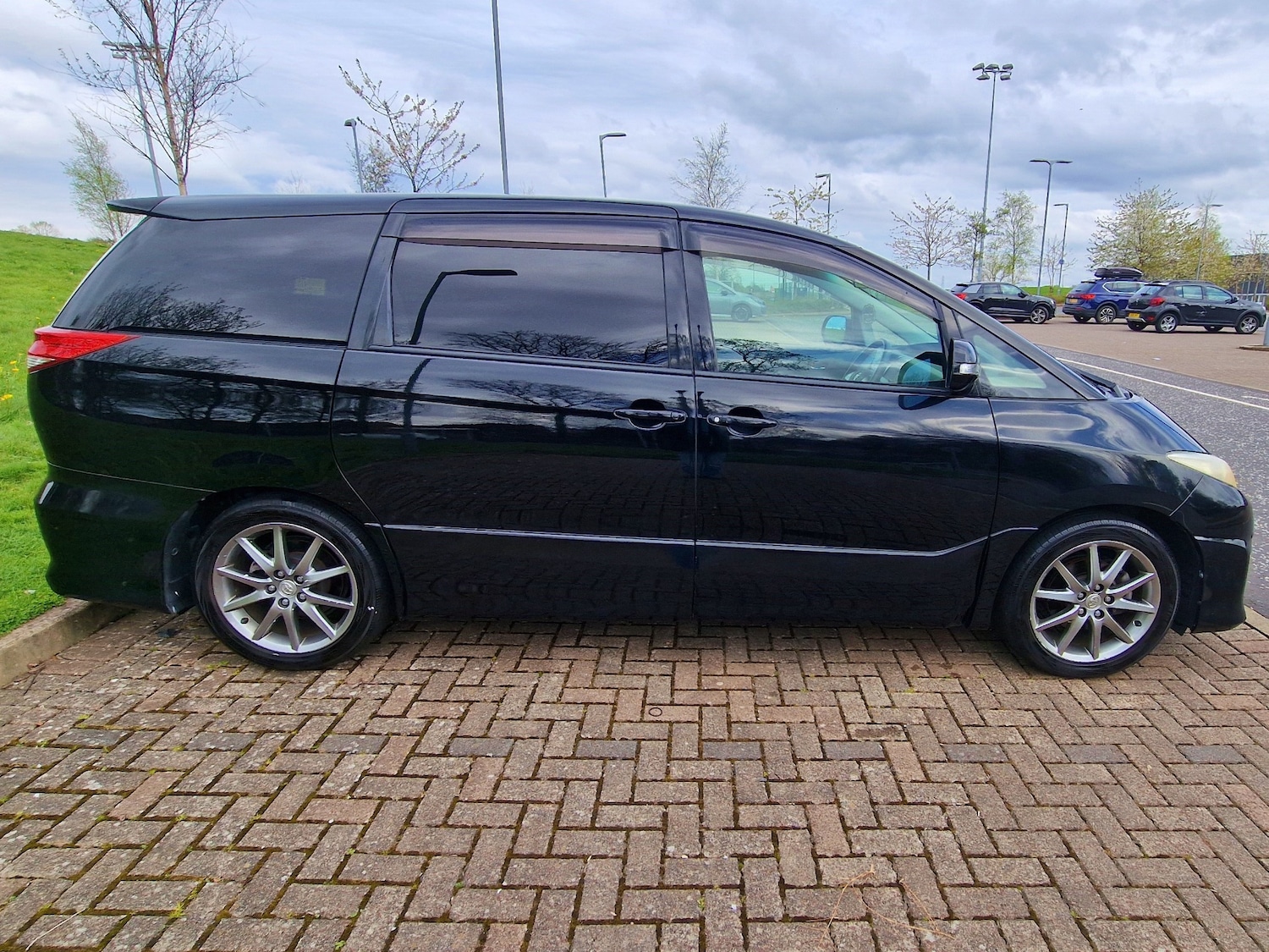Used Toyota Estima 2012 for sale - 76857000: Photo 8