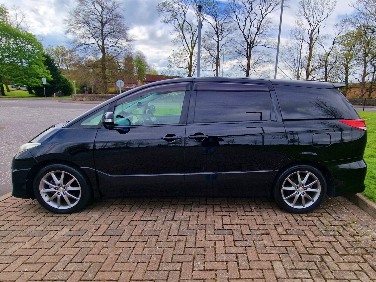 Used Toyota Estima 2012 for sale - 76857000: Photo 9